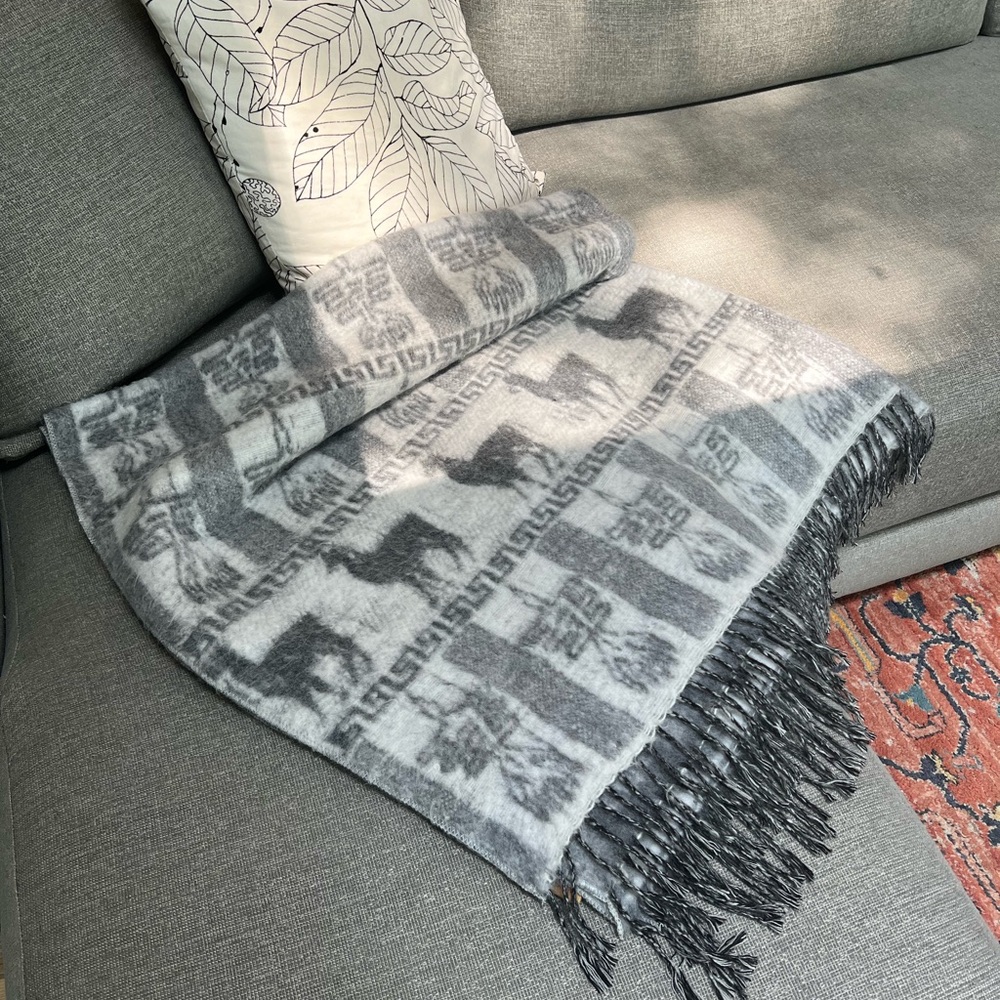 Alpaca Gray Patterned Throw Blanket